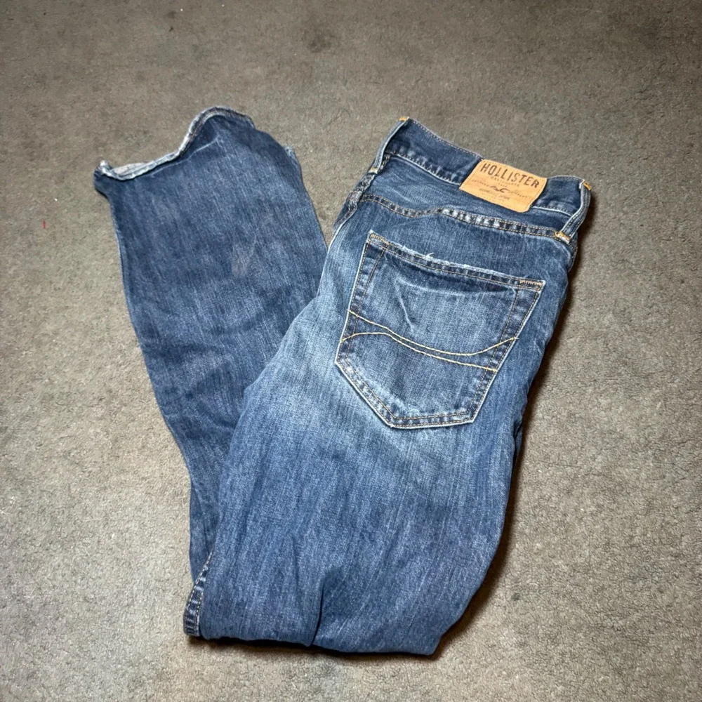 Hollister Mens Distressed Button Fly Jeans Medium Wash Blue 28x30 Slim Straight